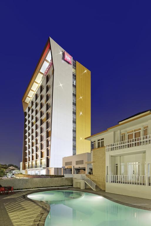 Ibis Padang Hotel Exterior foto