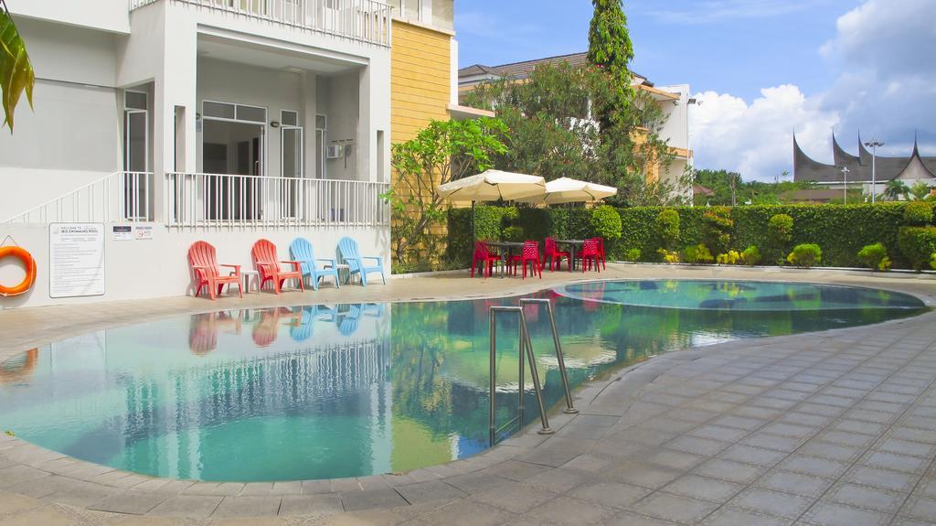 Ibis Padang Hotel Exterior foto