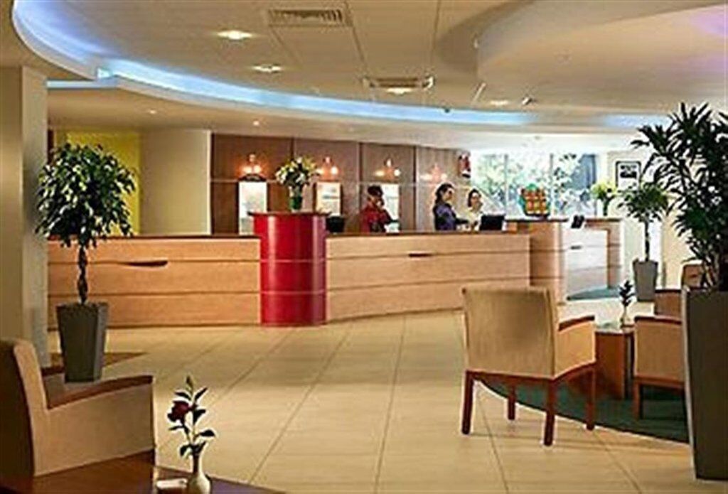 Ibis Padang Hotel Exterior foto